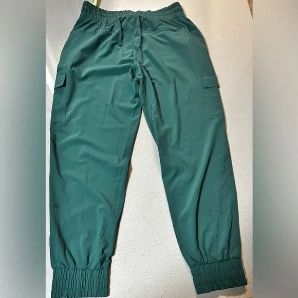 All in Motion Active Light Mid-Rise Cargo Forest Green Jogger Pants NWT - Picture 5 of 10